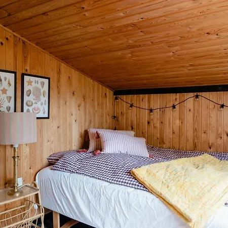 Hébergement de vacances Authentic And Quiet Haven In The Middle Of Nature