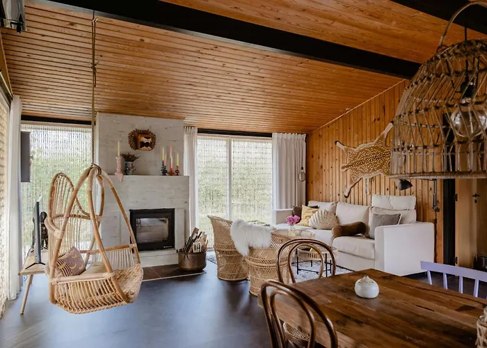 Authentic And Quiet Haven In The Middle Of Nature Сasa de vacaciones